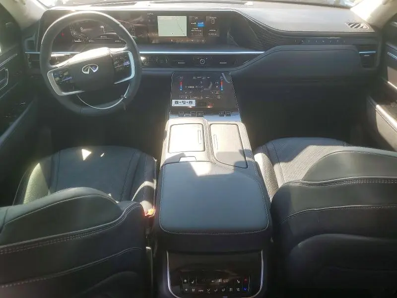 2025 INFINITI QX80 LUXE  