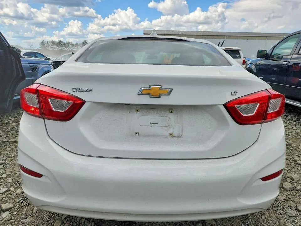 2018 CHEVROLET CRUZE LT  