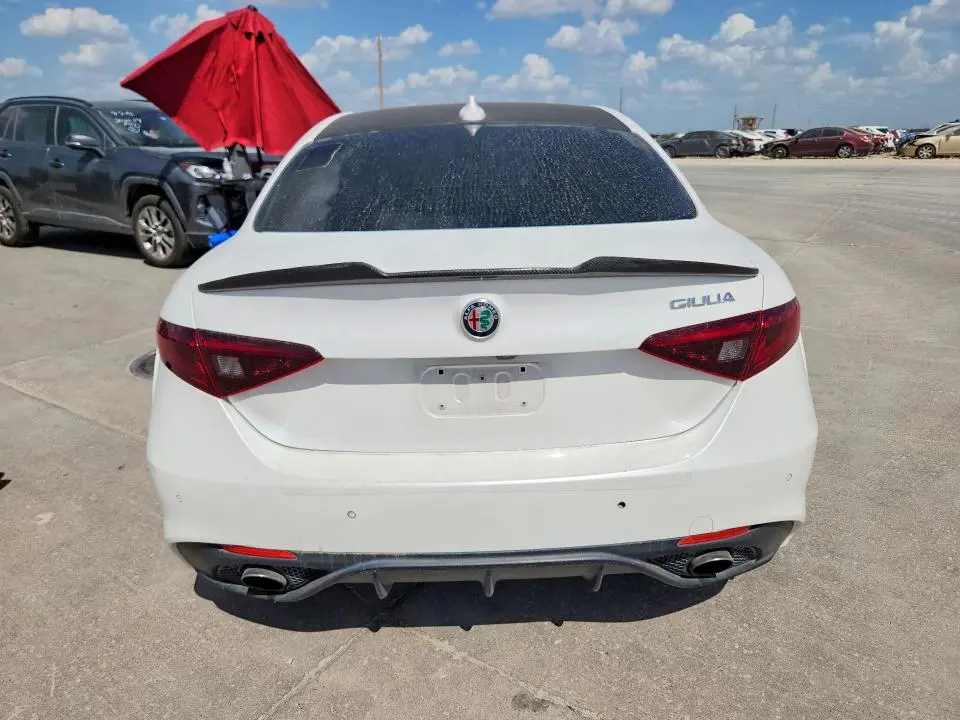 2017 ALFA ROMEO GIULIA TI  