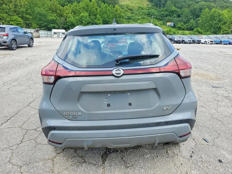 2021 NISSAN KICKS SV  