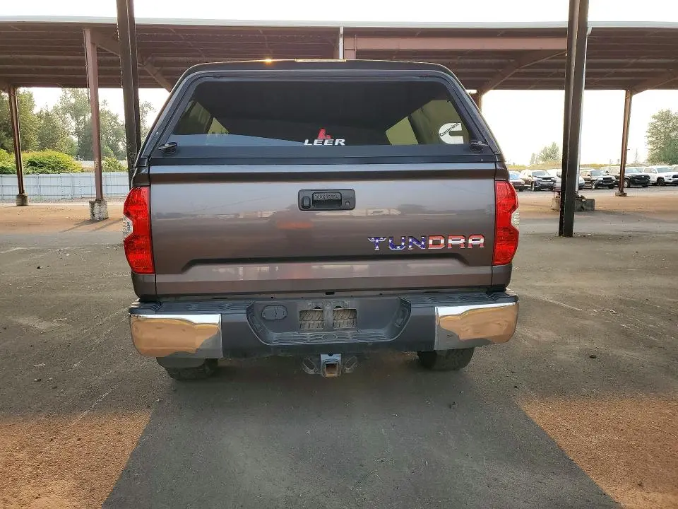 2016 TOYOTA TUNDRA SR5  