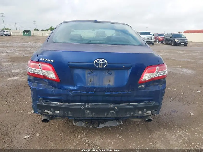 2010 TOYOTA CAMRY SE