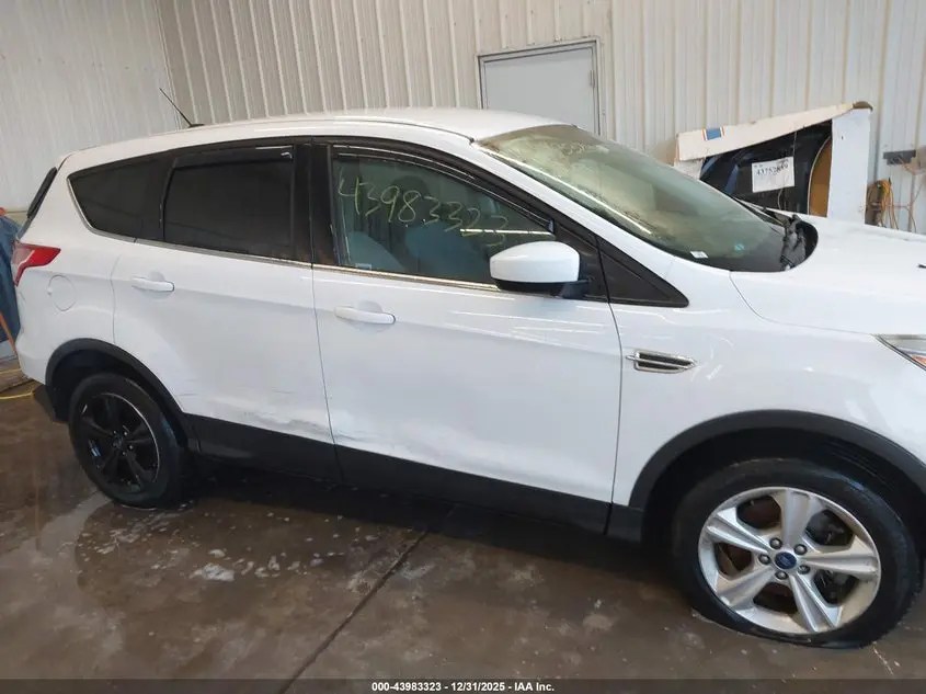 2016 FORD ESCAPE SE