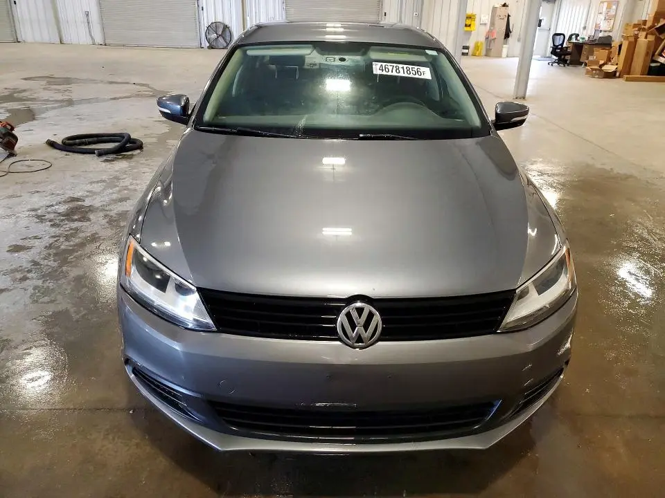 2012 VOLKSWAGEN JETTA SE  