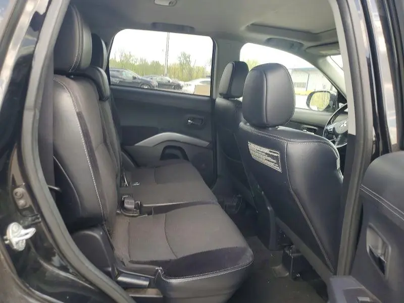 2011 MITSUBISHI OUTLANDER SE  