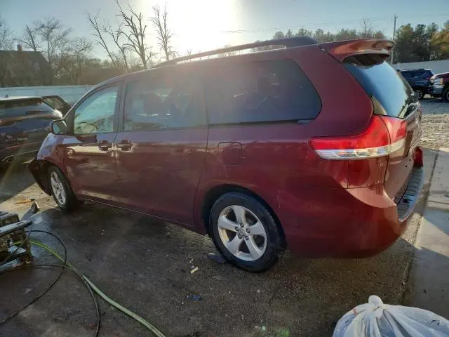2013 TOYOTA SIENNA LE  