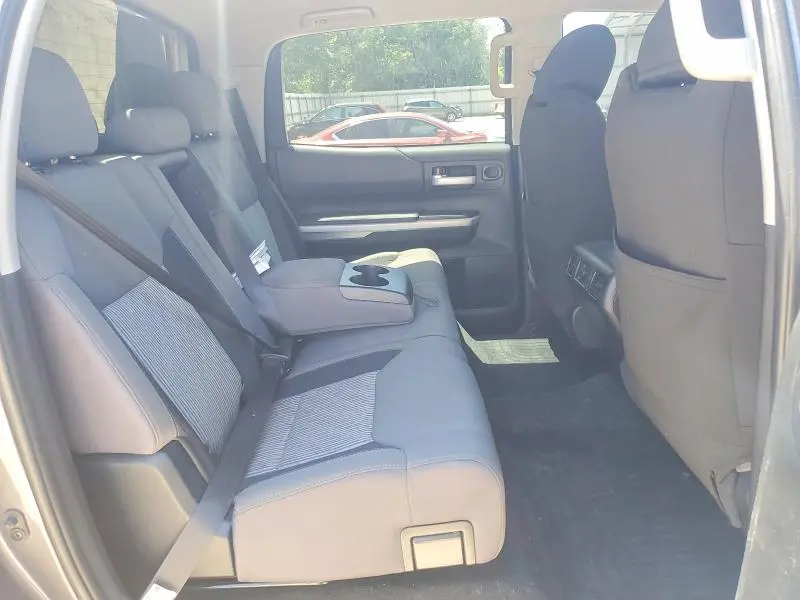2017 TOYOTA TUNDRA SR5  