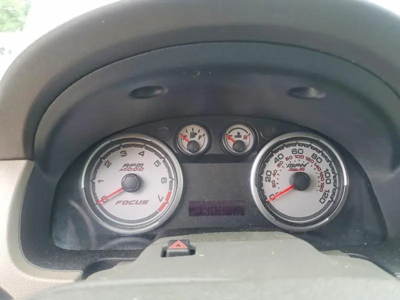 2010 FORD FOCUS SE  
