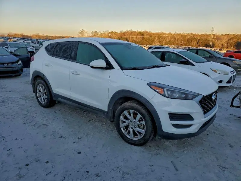 2021 HYUNDAI TUCSON SE  