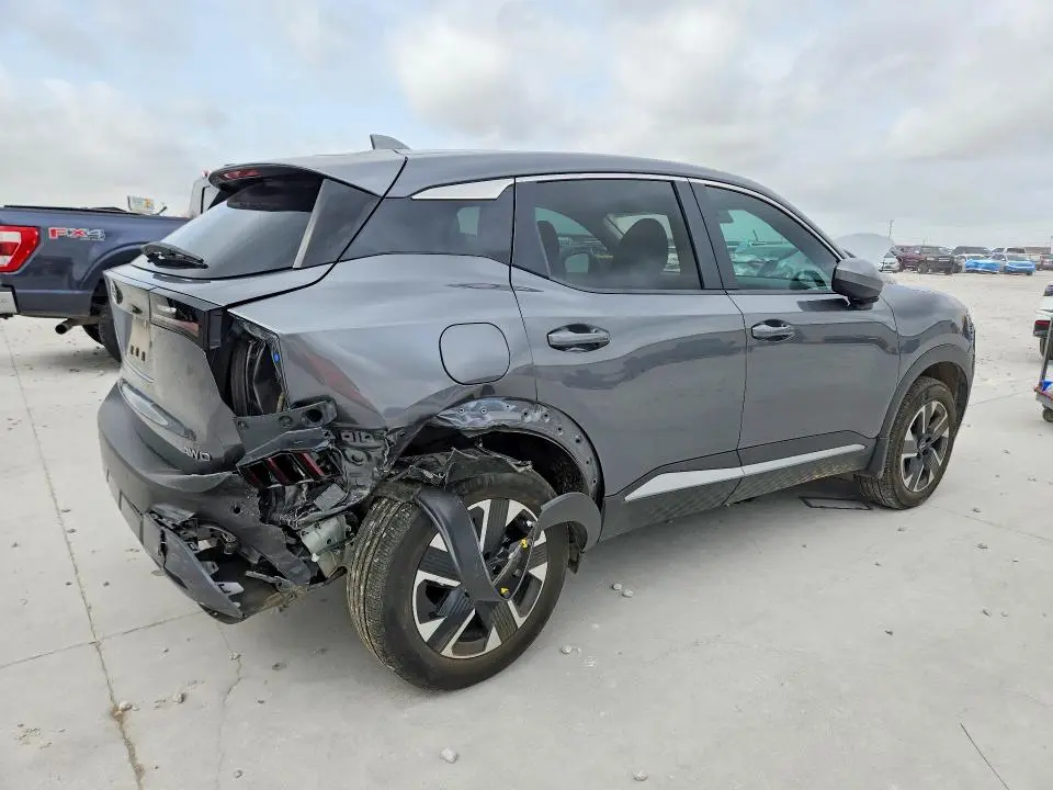 2025 NISSAN KICKS SV  