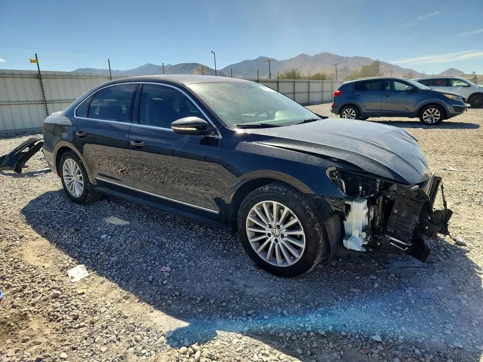 2016 VOLKSWAGEN PASSAT SE  