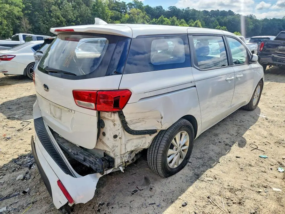 2016 KIA SEDONA L  