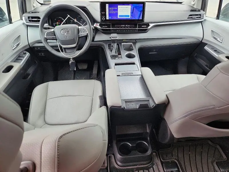 2025 TOYOTA SIENNA XLE 7-PASSENGER  