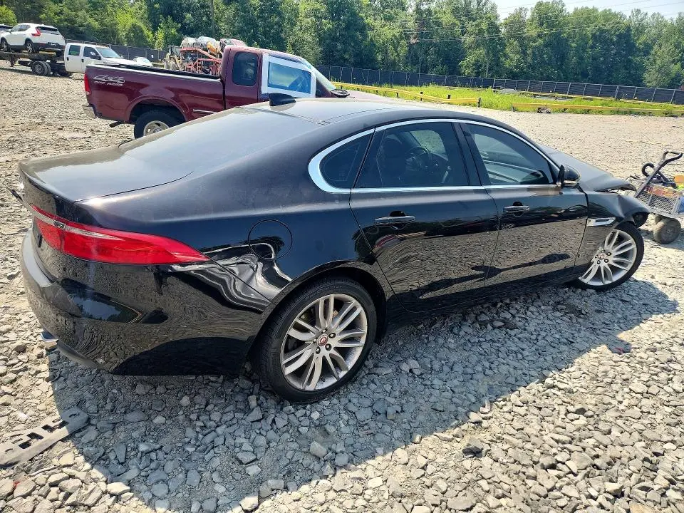 2017 JAGUAR XF PRESTIGE  