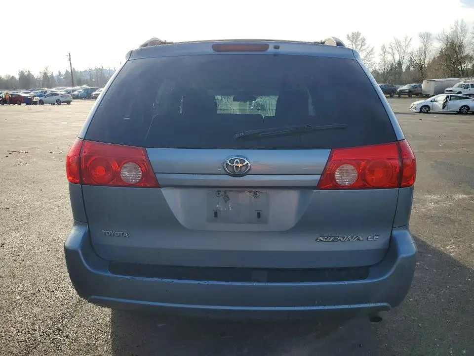 2010 TOYOTA SIENNA CE  