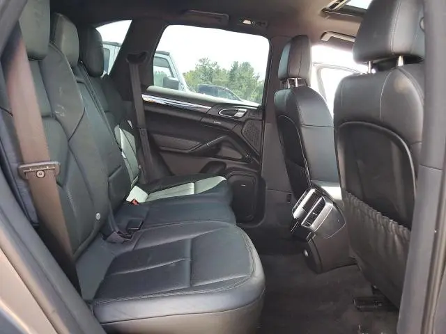 2014 PORSCHE CAYENNE   