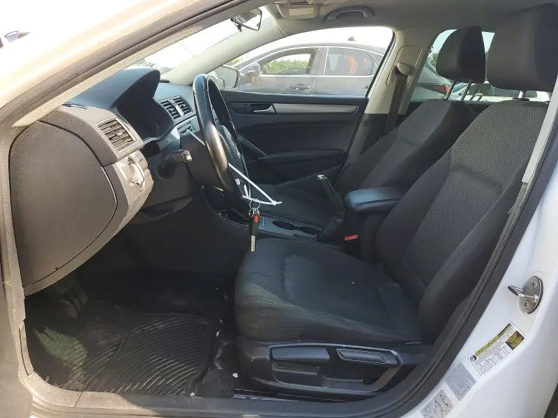 2015 VOLKSWAGEN PASSAT S  
