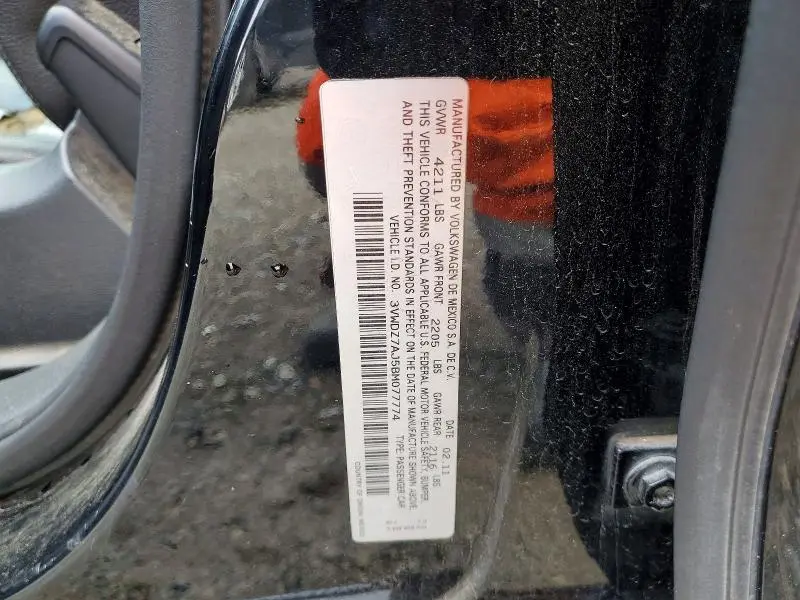 2011 VOLKSWAGEN JETTA SE  