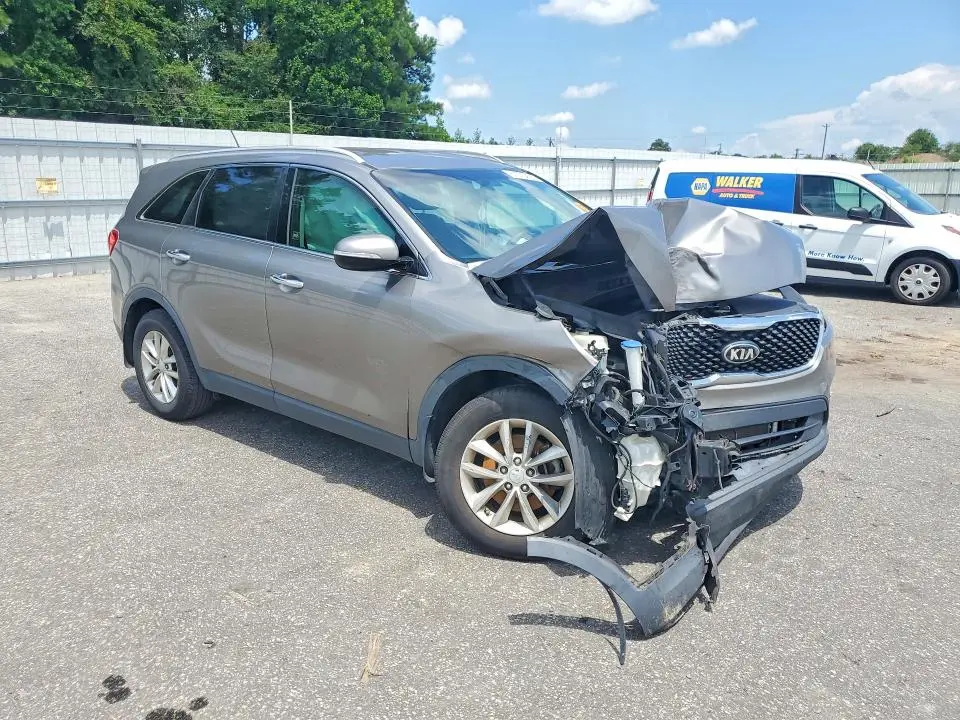 2017 KIA SORENTO LX  