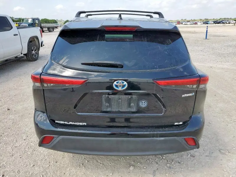 2021 TOYOTA HIGHLANDER HYBRID XLE  