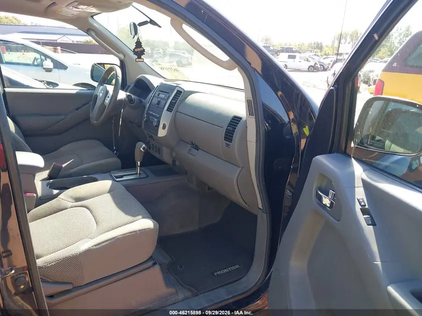 2010 NISSAN FRONTIER SE