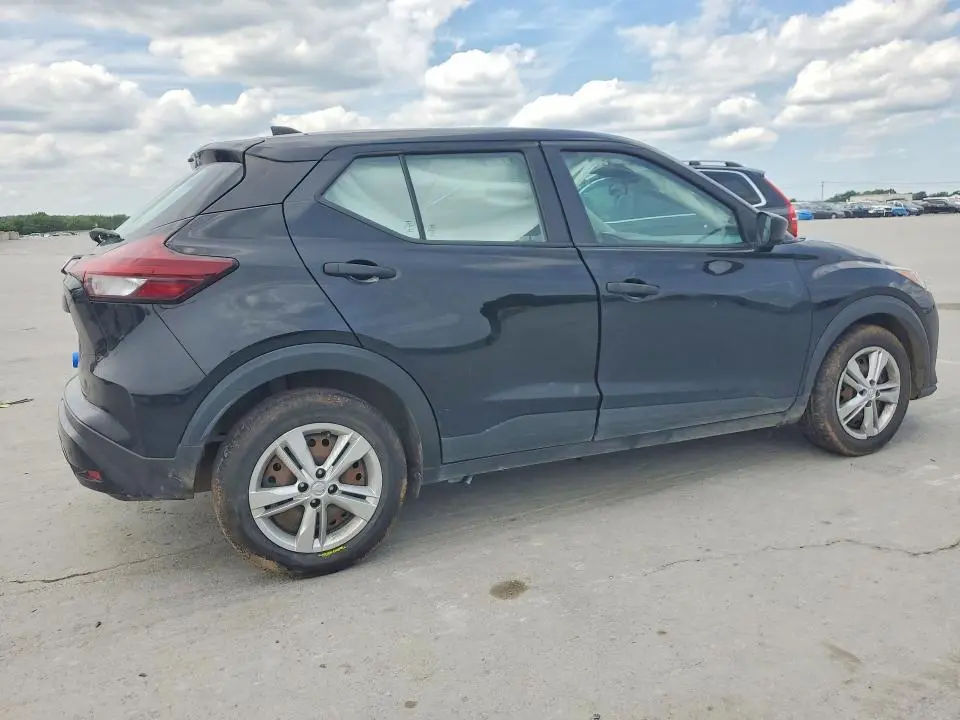 2021 NISSAN KICKS S  