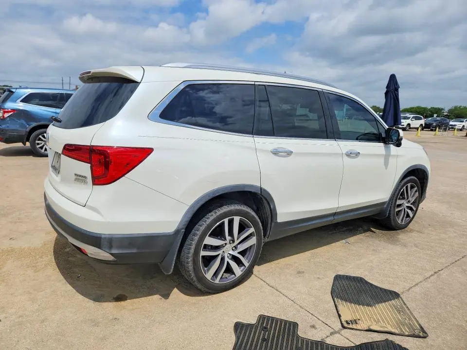 2017 HONDA PILOT TOURING  