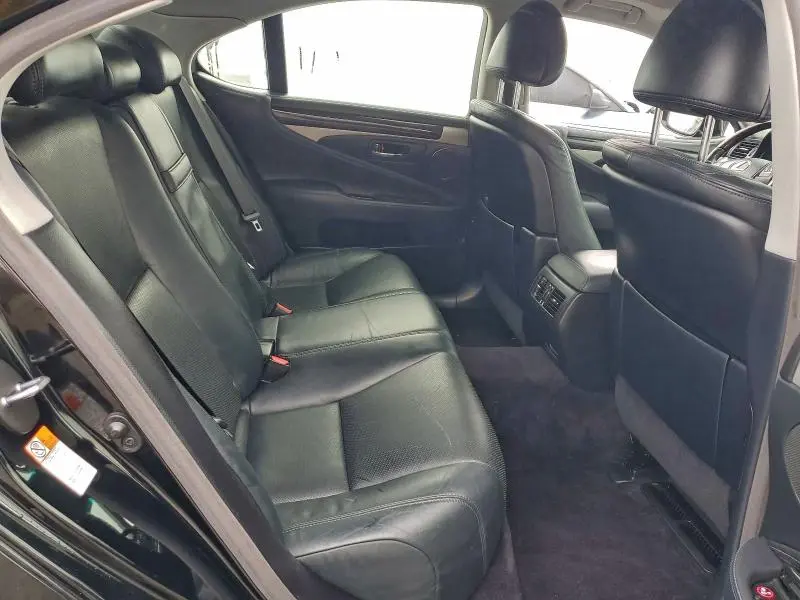 2016 LEXUS LS 460  