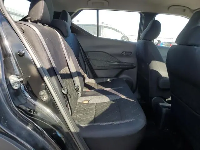 2018 NISSAN KICKS S  