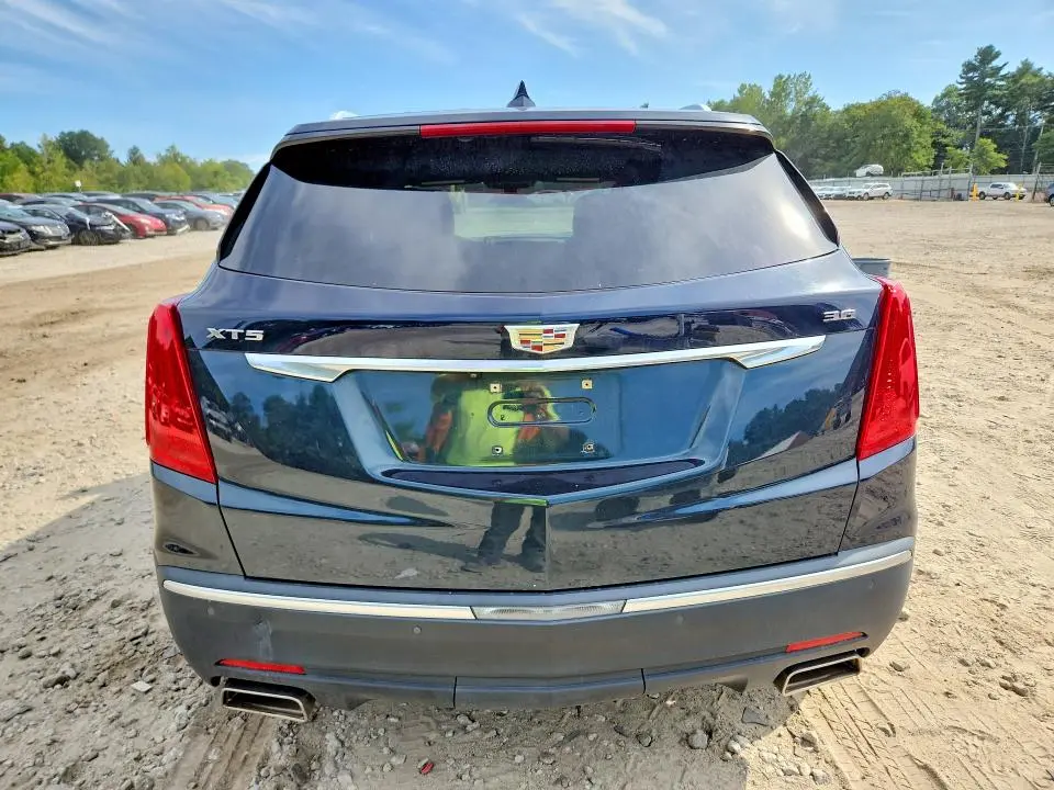 2017 CADILLAC XT5   