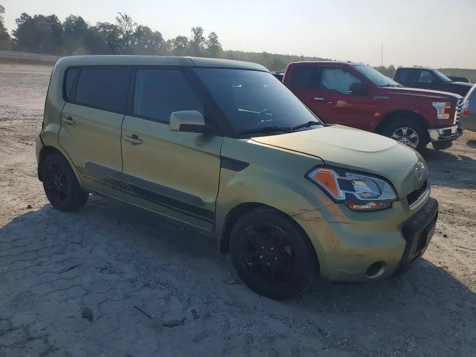 2011 KIA SOUL +  