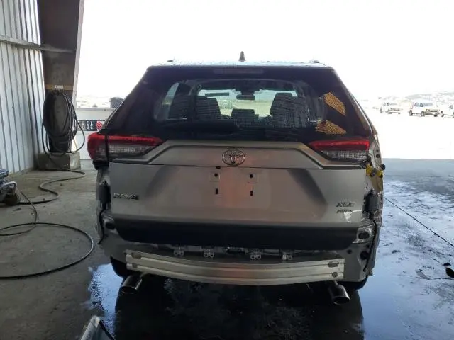 2025 TOYOTA RAV4 XLE  