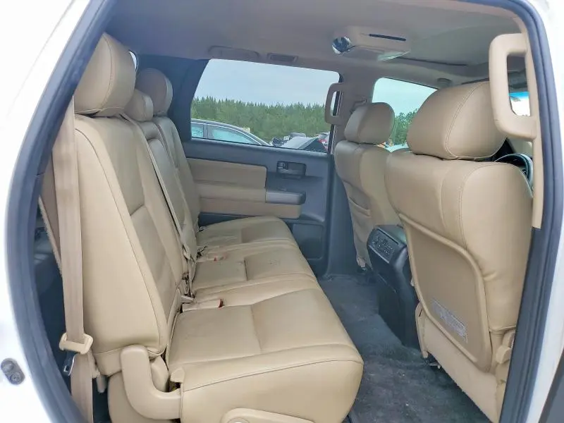 2014 TOYOTA SEQUOIA SR5  