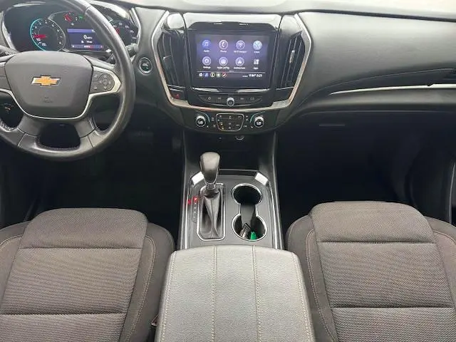2021 CHEVROLET TRAVERSE LT  