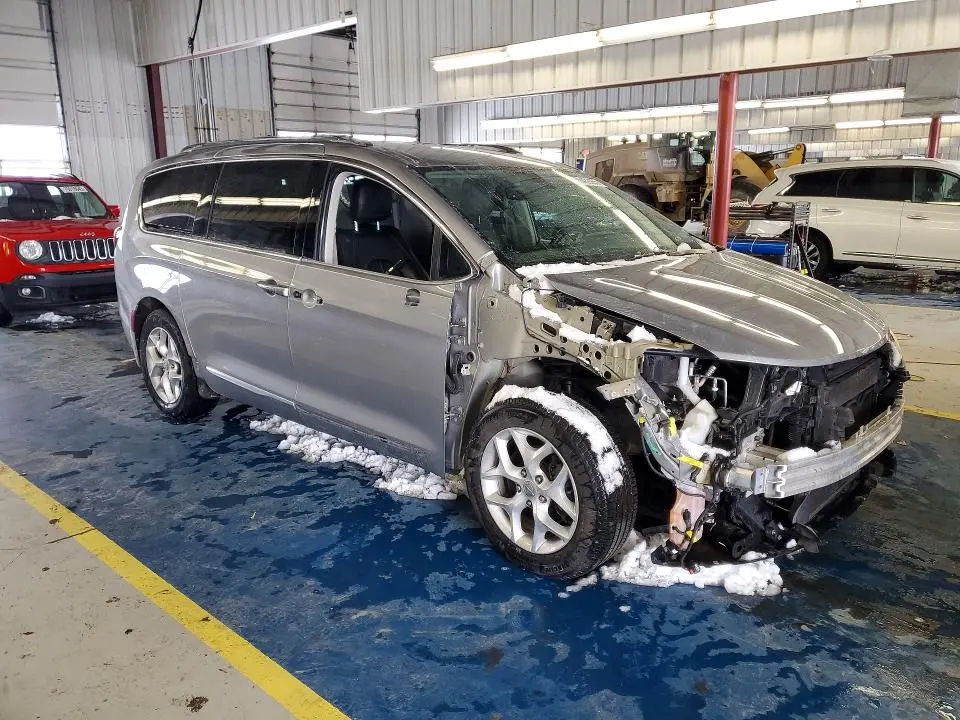 2018 CHRYSLER PACIFICA TOURING L PLUS  