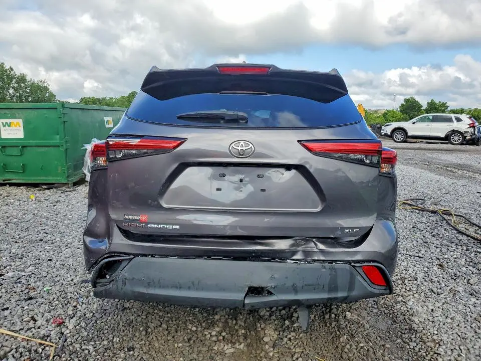 2021 TOYOTA HIGHLANDER XLE  