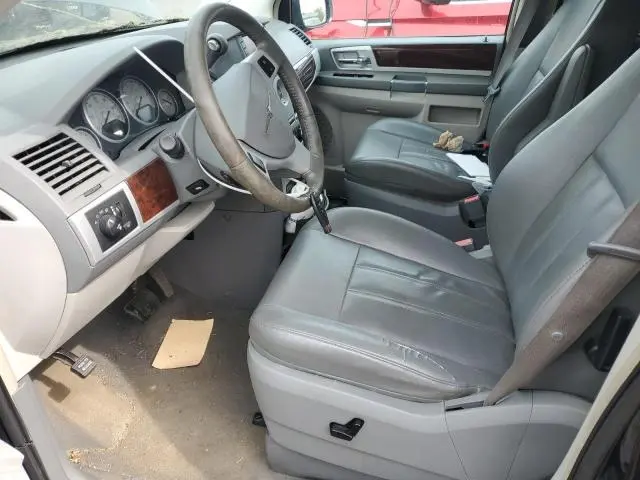 2010 CHRYSLER TOWN & COUNTRY TOURING  
