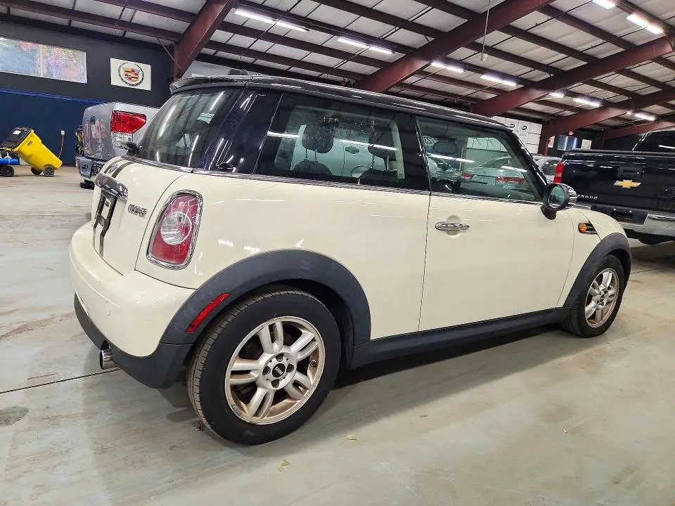 2012 MINI COOPER   