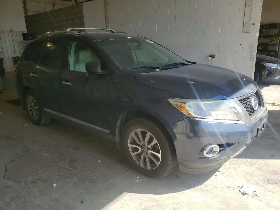 2013 NISSAN PATHFINDER S  