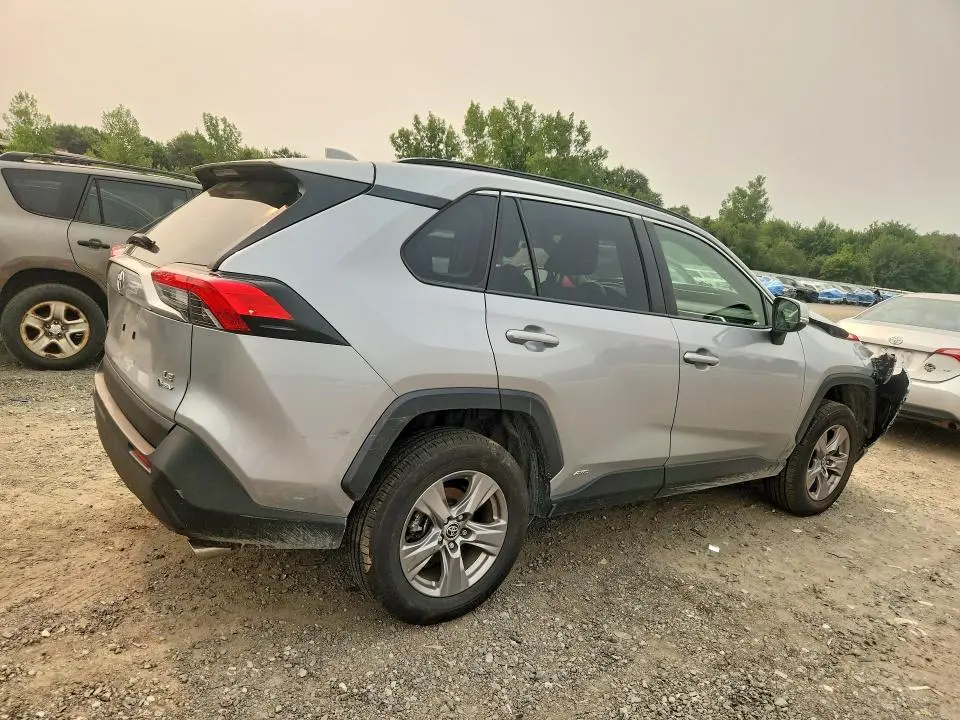 2025 TOYOTA RAV4 LE  