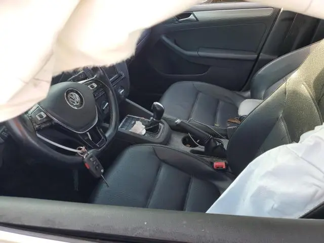 2017 VOLKSWAGEN JETTA SE  