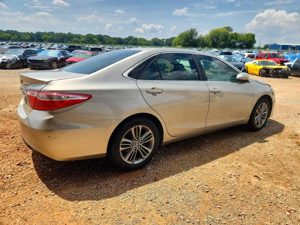 2016 TOYOTA CAMRY SE  