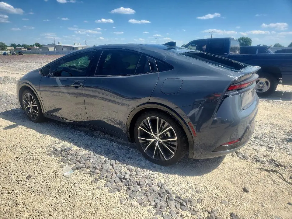 2024 TOYOTA PRIUS XLE  