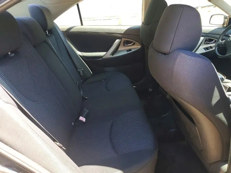2011 TOYOTA CAMRY SE  