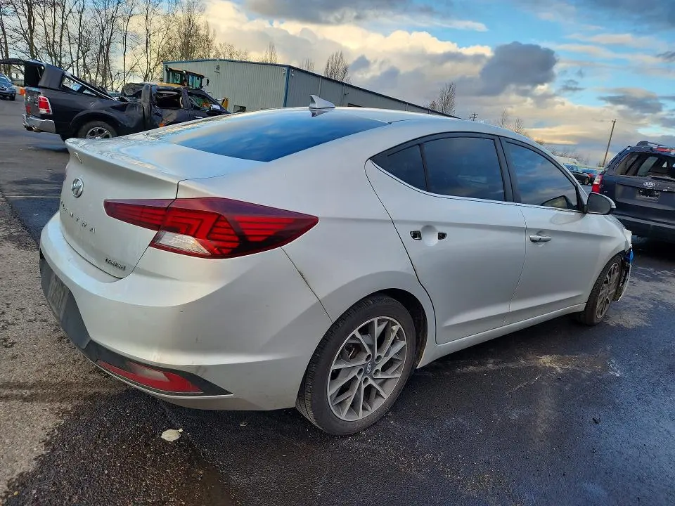 2020 HYUNDAI ELANTRA SEL  