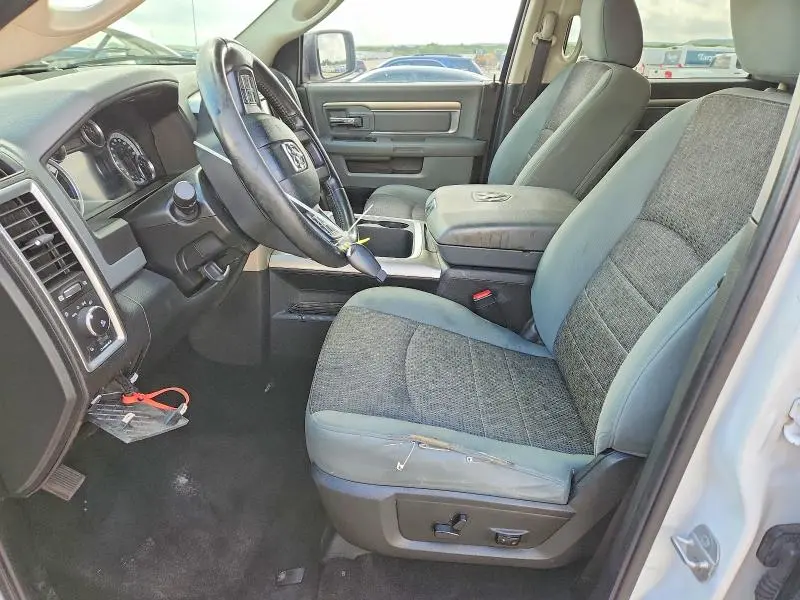 2015 RAM 1500 SLT  