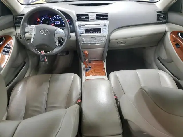 2011 TOYOTA CAMRY SE
