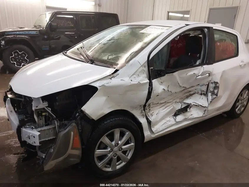 2015 TOYOTA YARIS LE