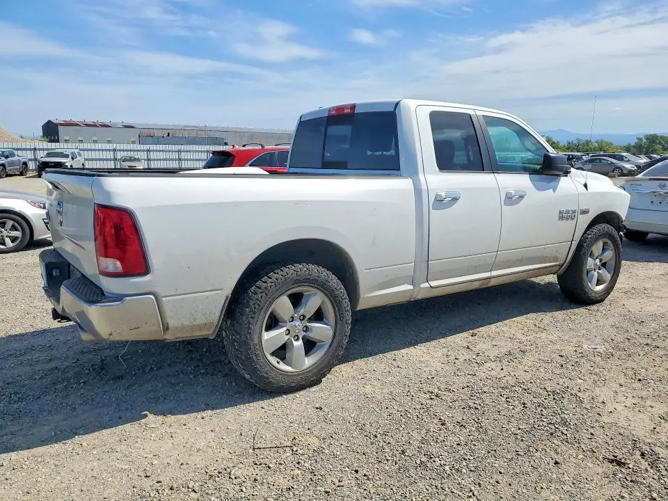 2016 RAM 1500 SLT  