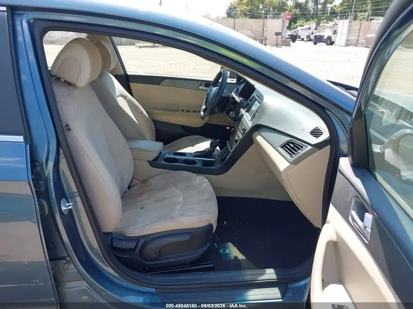 2016 HYUNDAI SONATA SE